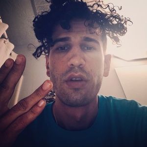 Meet your Posher, Casey